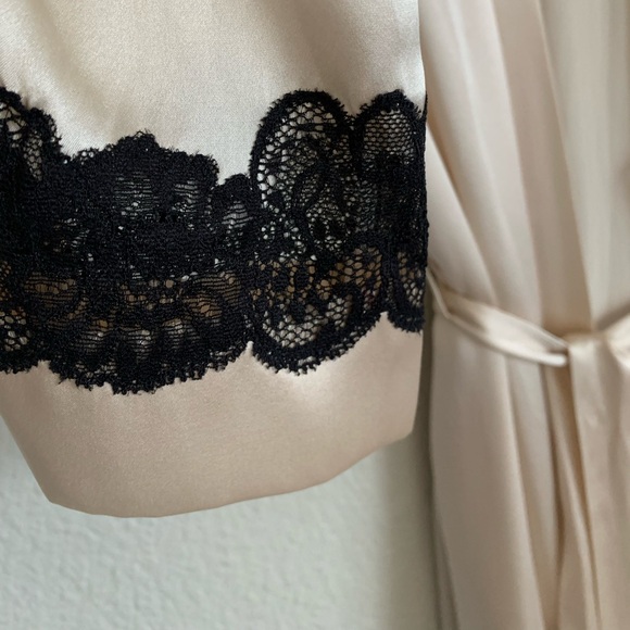 100% Silk Robe - Picture 12 of 15